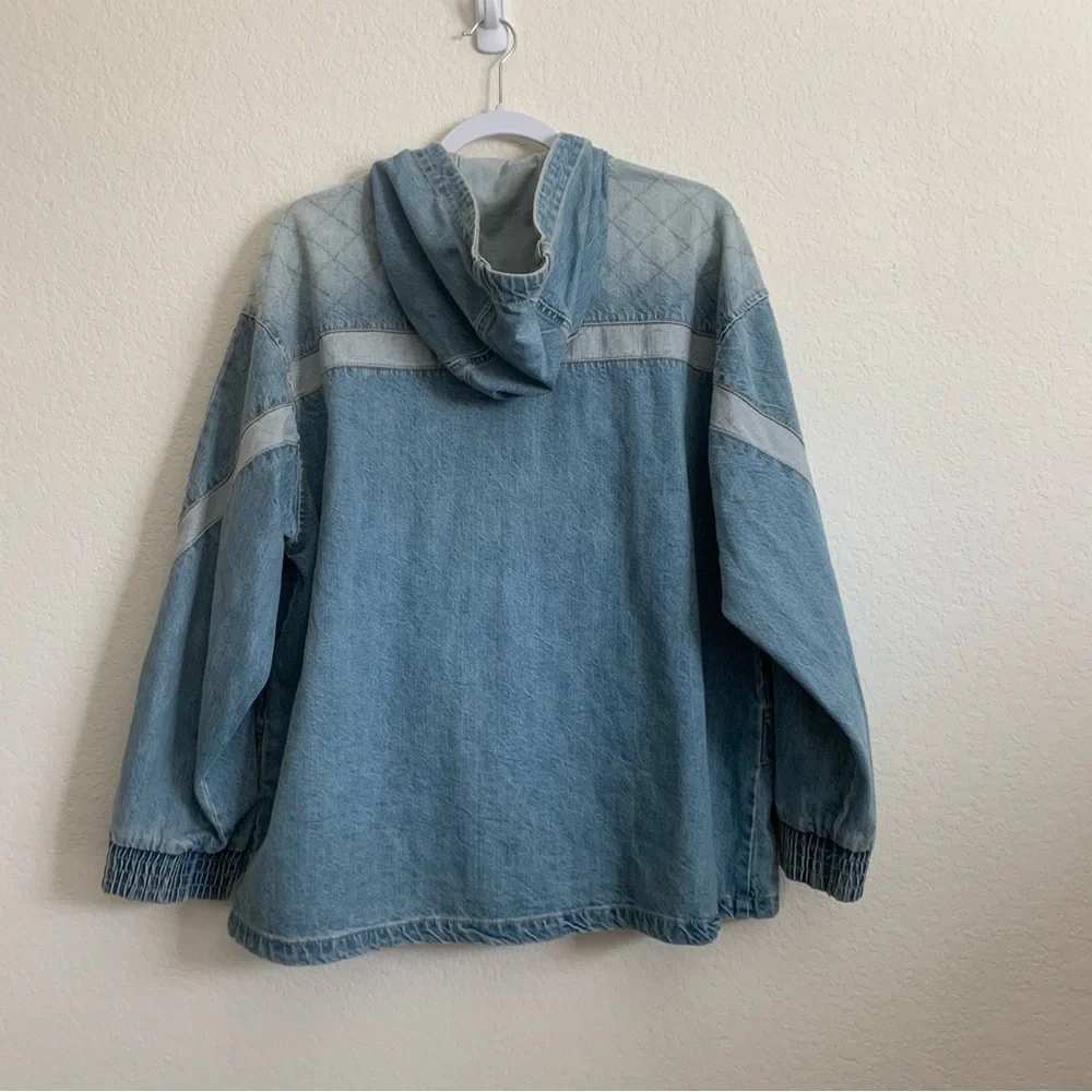 American Eagle women’s blue full zip hooded denim jacket L